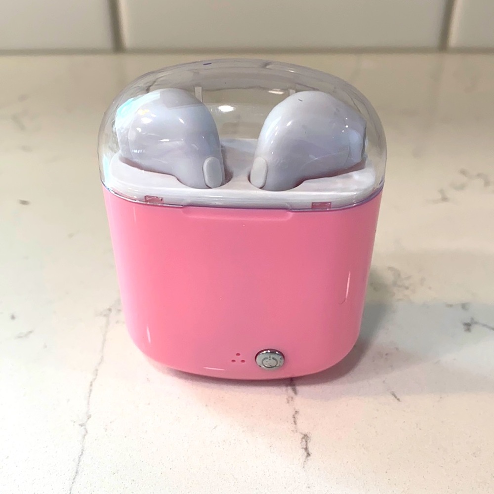 Wireless earbuds